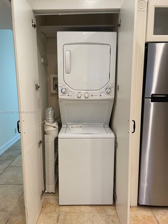 For Rent: $2,800 (3 beds, 2 baths, 1591 Square Feet)