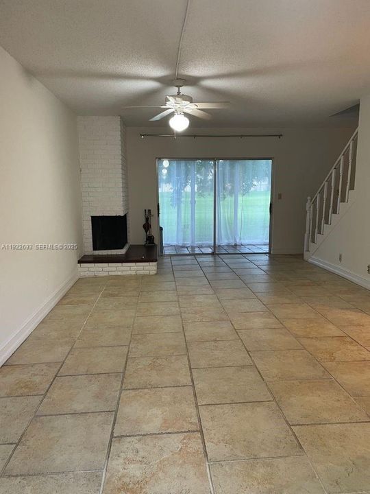For Rent: $2,800 (3 beds, 2 baths, 1591 Square Feet)