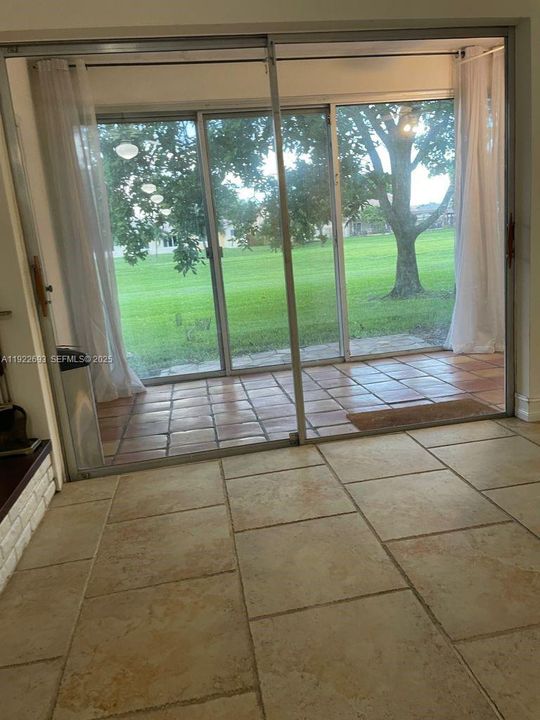 For Rent: $2,800 (3 beds, 2 baths, 1591 Square Feet)