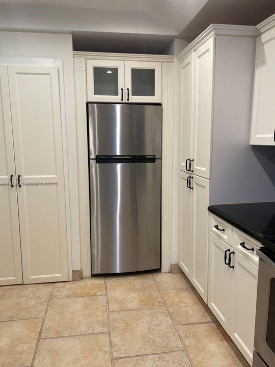 For Rent: $2,800 (3 beds, 2 baths, 1591 Square Feet)