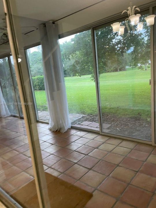 For Rent: $2,800 (3 beds, 2 baths, 1591 Square Feet)