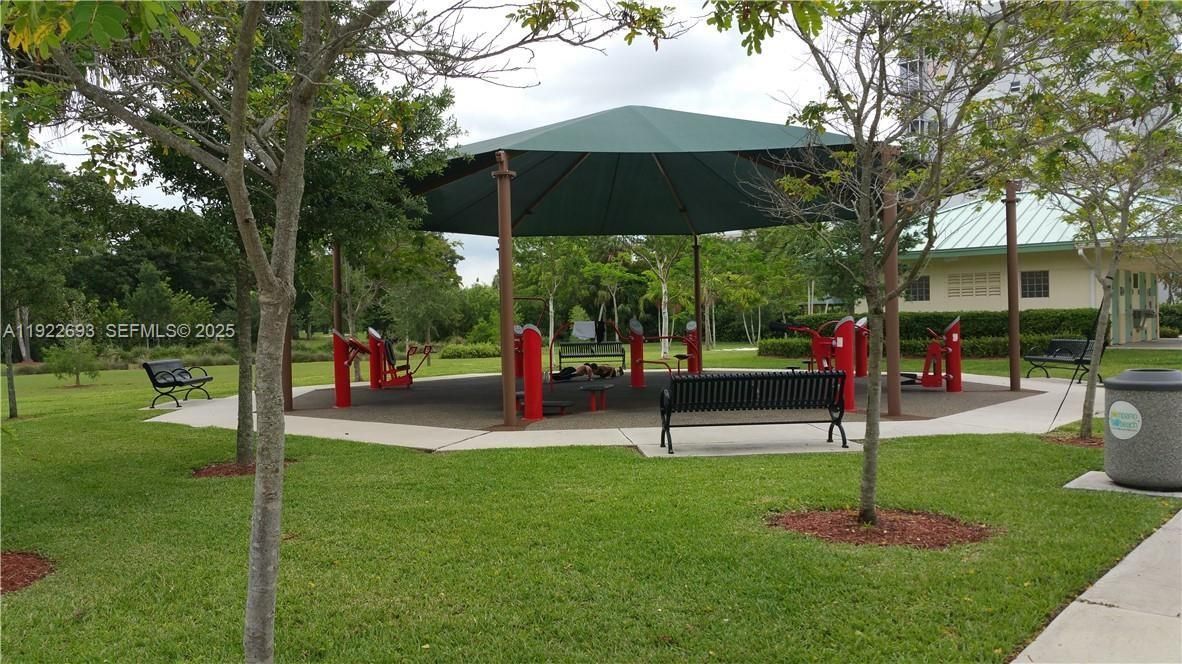 For Rent: $2,800 (3 beds, 2 baths, 1591 Square Feet)