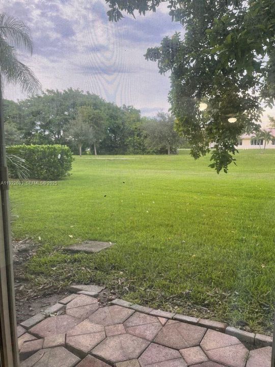 For Rent: $2,800 (3 beds, 2 baths, 1591 Square Feet)