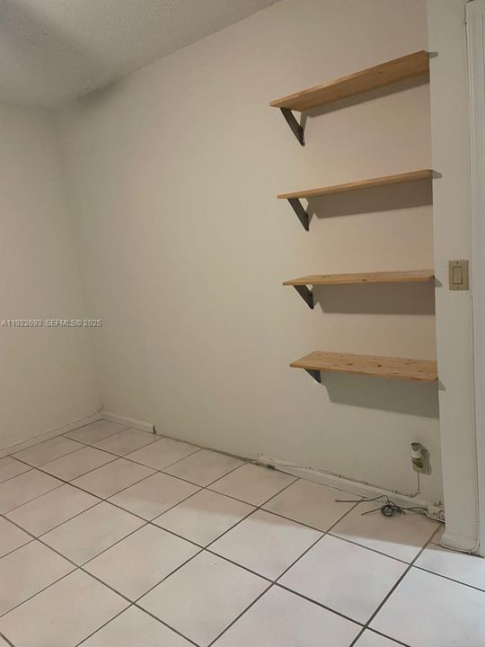 For Rent: $2,800 (3 beds, 2 baths, 1591 Square Feet)