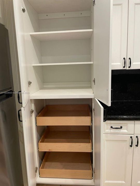 For Rent: $2,800 (3 beds, 2 baths, 1591 Square Feet)