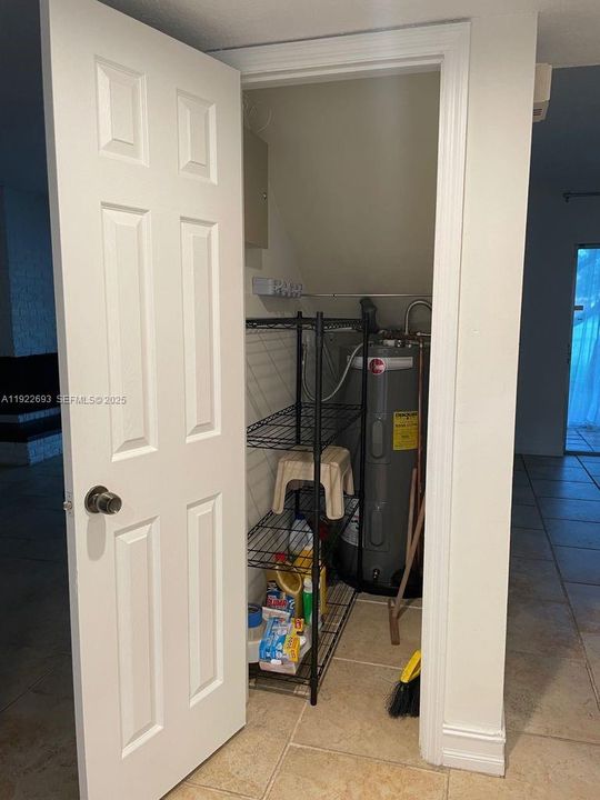 For Rent: $2,800 (3 beds, 2 baths, 1591 Square Feet)