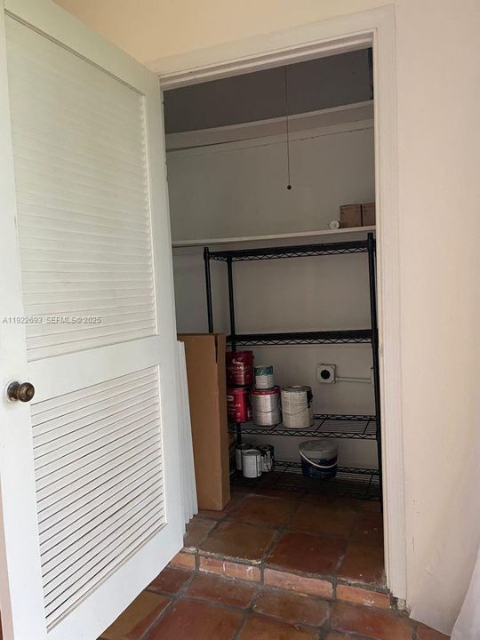 For Rent: $2,800 (3 beds, 2 baths, 1591 Square Feet)