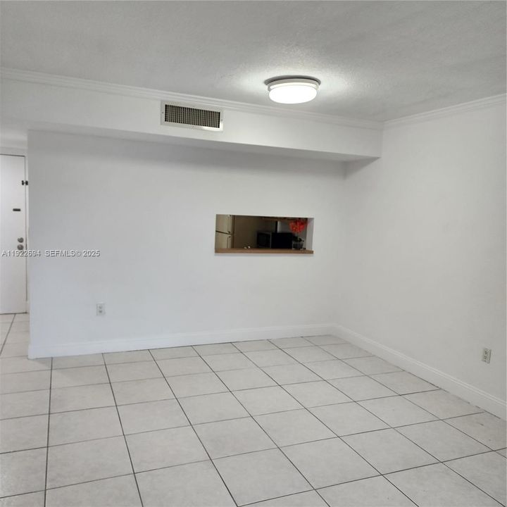 For Rent: $2,350 (2 beds, 2 baths, 965 Square Feet)