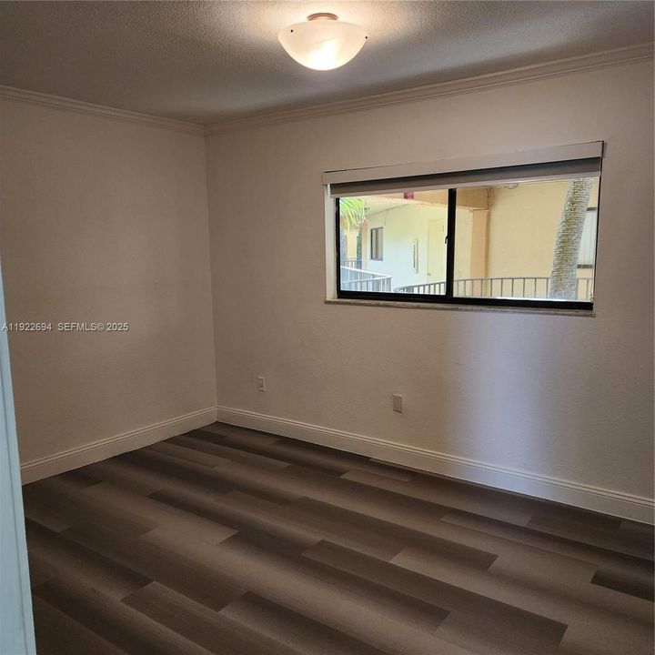 For Rent: $2,350 (2 beds, 2 baths, 965 Square Feet)