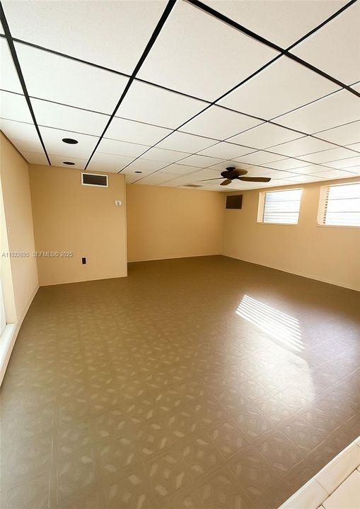 Active With Contract: $1,600,000 (3 beds, 2 baths, 3179 Square Feet)