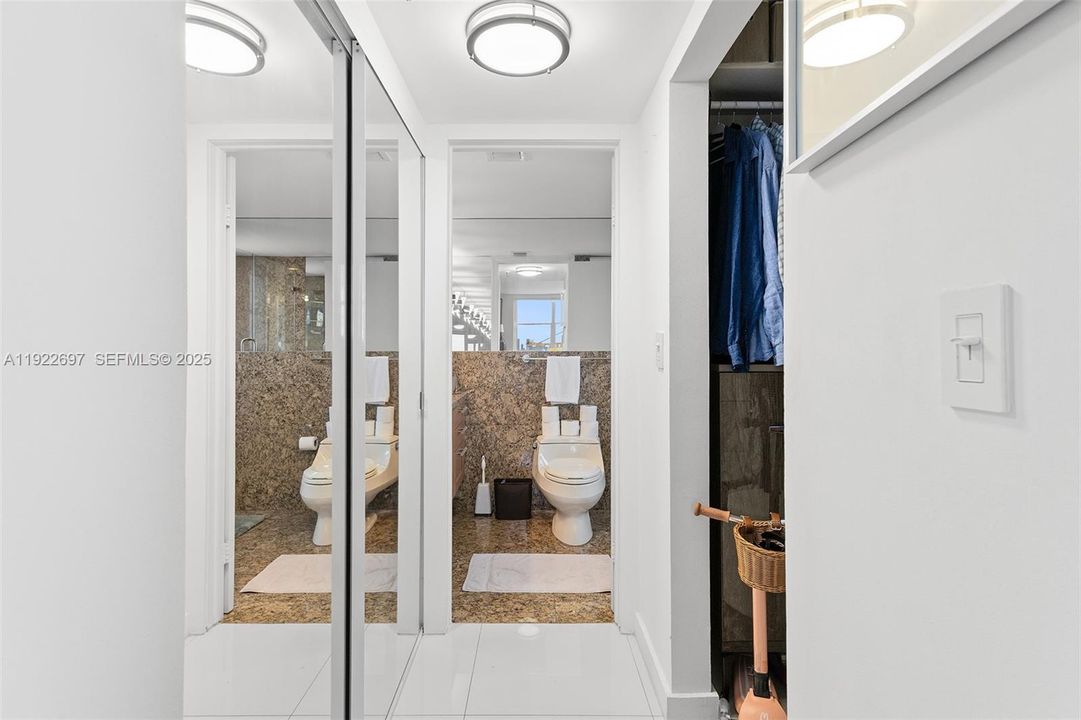 For Sale: $689,000 (2 beds, 2 baths, 960 Square Feet)