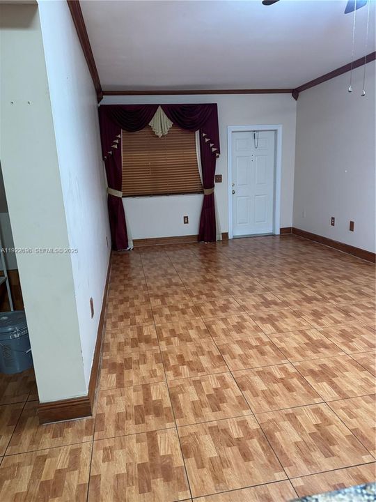 出租: $2,500 (2 贝兹, 2 浴室, 824 平方英尺)