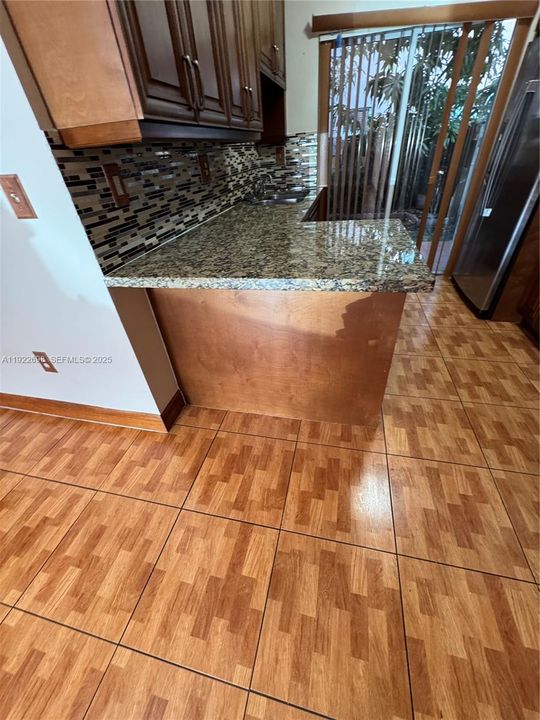 出租: $2,500 (2 贝兹, 2 浴室, 824 平方英尺)