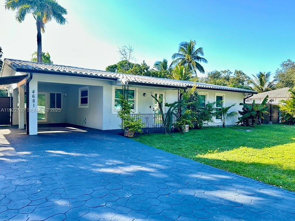 En Renta: $4,700 (3 camas, 2 baños, 1423 Pies cuadrados)