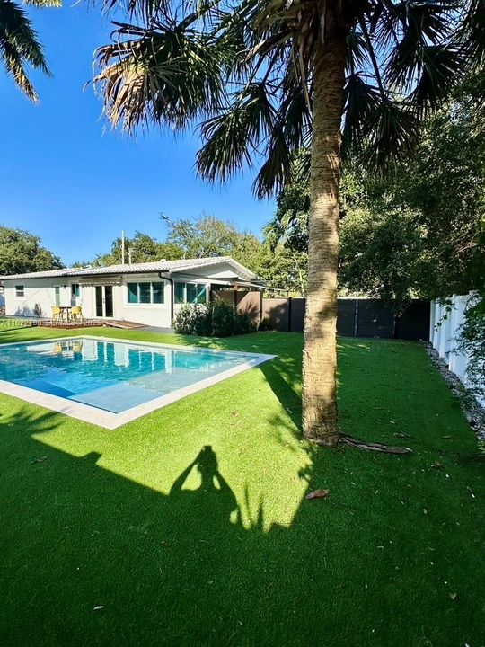 En Renta: $4,700 (3 camas, 2 baños, 1423 Pies cuadrados)