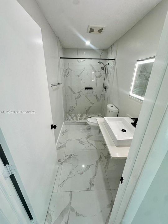 En Renta: $4,700 (3 camas, 2 baños, 1423 Pies cuadrados)