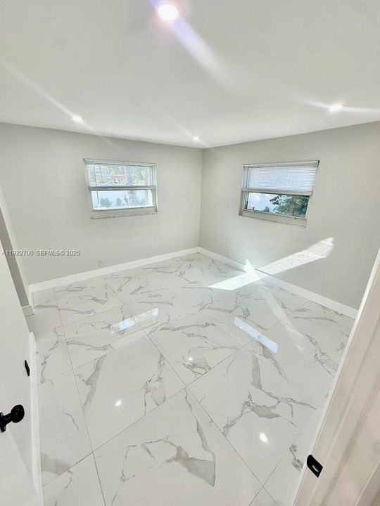 En Renta: $4,700 (3 camas, 2 baños, 1423 Pies cuadrados)