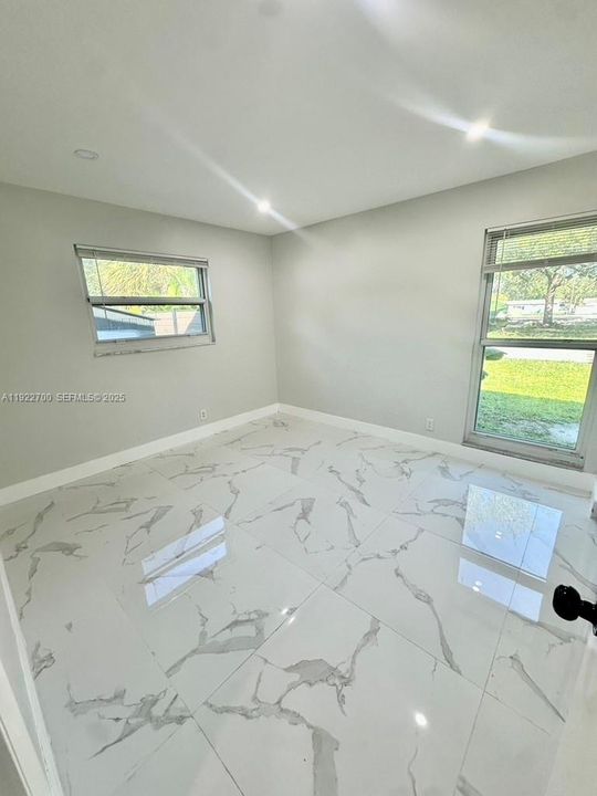 En Renta: $4,700 (3 camas, 2 baños, 1423 Pies cuadrados)