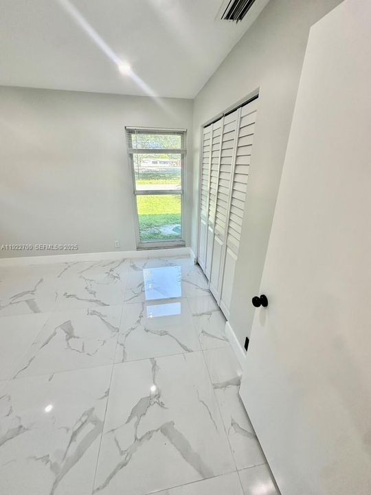 En Renta: $4,700 (3 camas, 2 baños, 1423 Pies cuadrados)