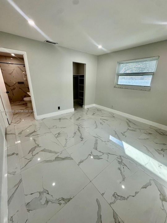 En Renta: $4,700 (3 camas, 2 baños, 1423 Pies cuadrados)