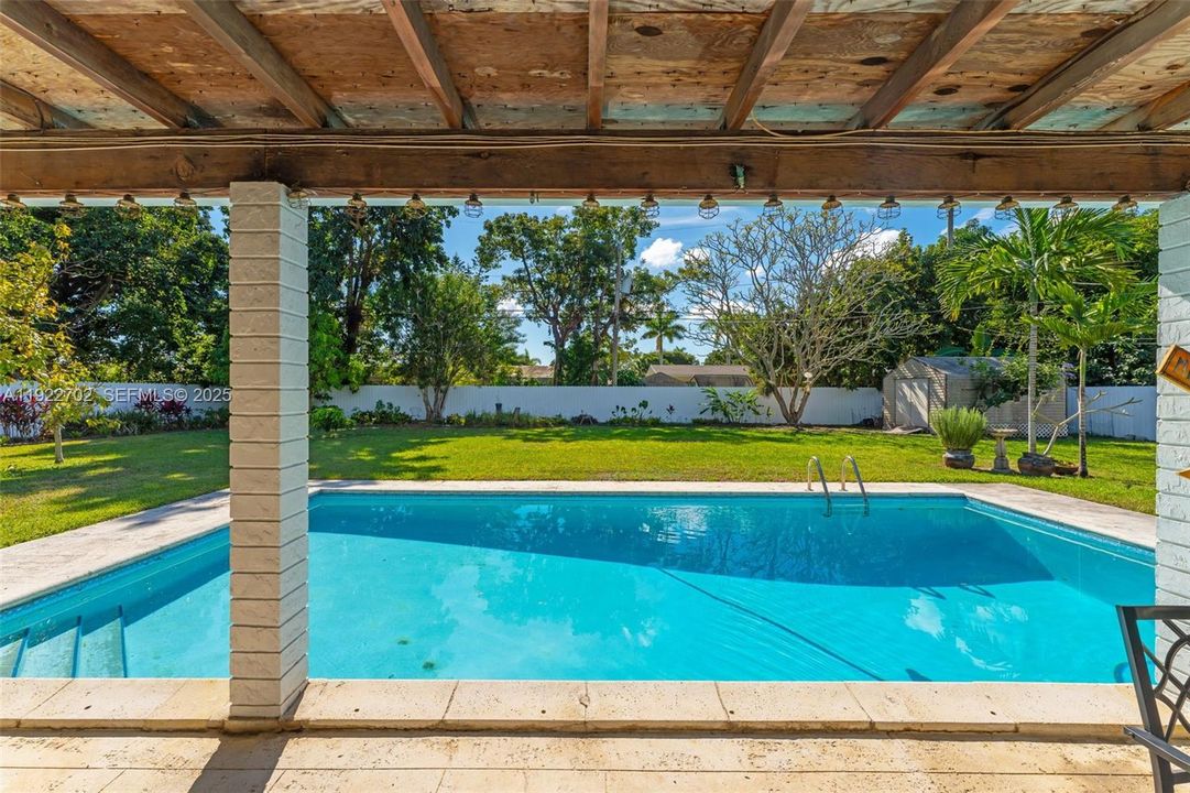 На продажу: $949,900 (4 спален, 2 ванн, 2028 Квадратных фут)