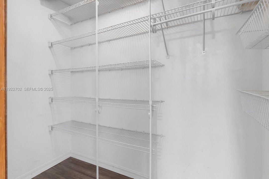 На продажу: $949,900 (4 спален, 2 ванн, 2028 Квадратных фут)