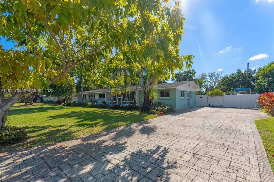 На продажу: $949,900 (4 спален, 2 ванн, 2028 Квадратных фут)