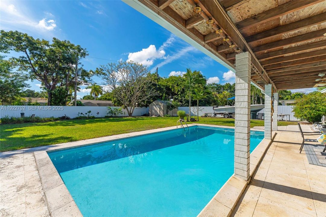 На продажу: $949,900 (4 спален, 2 ванн, 2028 Квадратных фут)