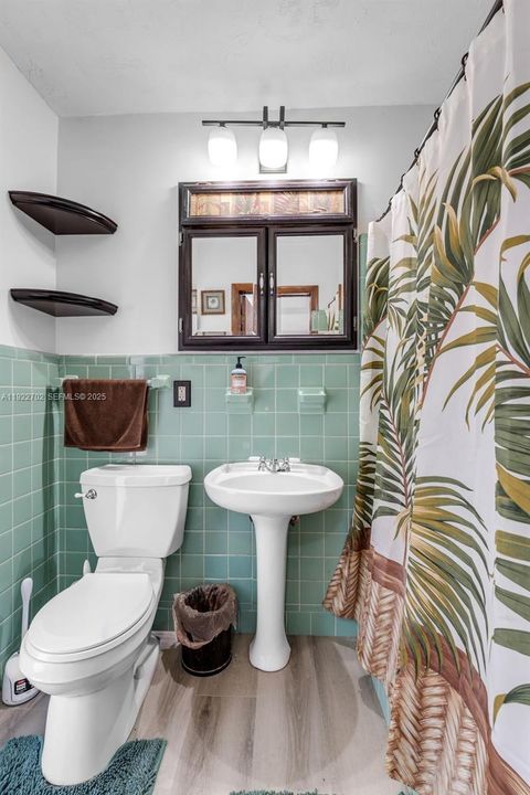 На продажу: $949,900 (4 спален, 2 ванн, 2028 Квадратных фут)