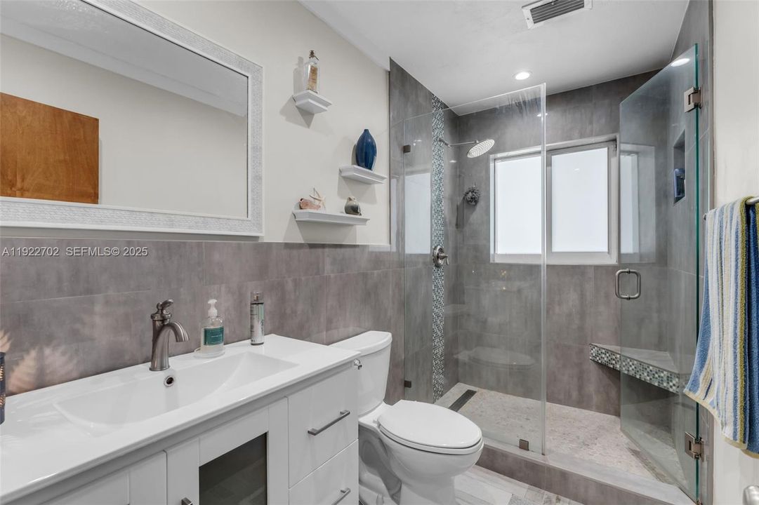 На продажу: $949,900 (4 спален, 2 ванн, 2028 Квадратных фут)