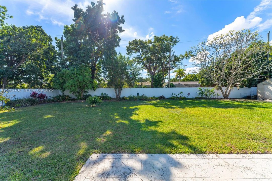 На продажу: $949,900 (4 спален, 2 ванн, 2028 Квадратных фут)