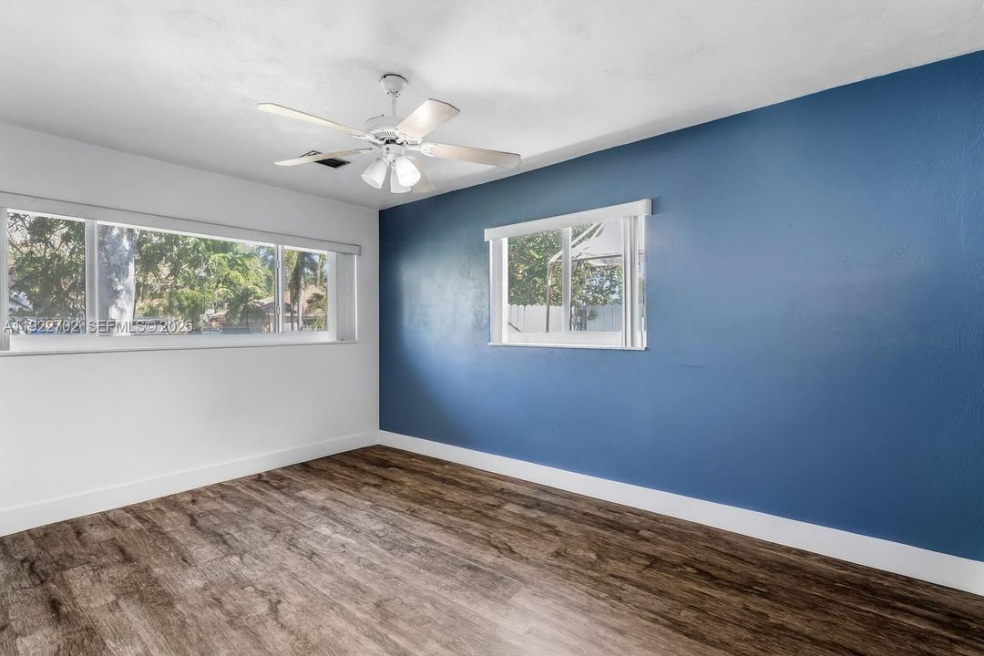 На продажу: $949,900 (4 спален, 2 ванн, 2028 Квадратных фут)