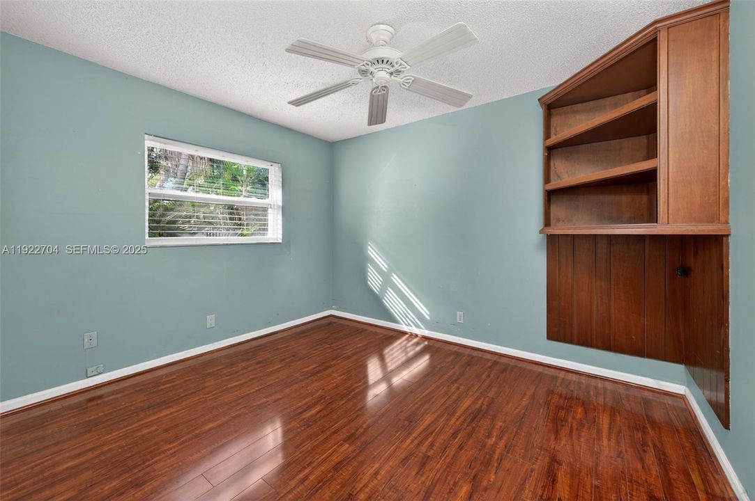 For Sale: $775,000 (4 beds, 2 baths, 1896 Square Feet)