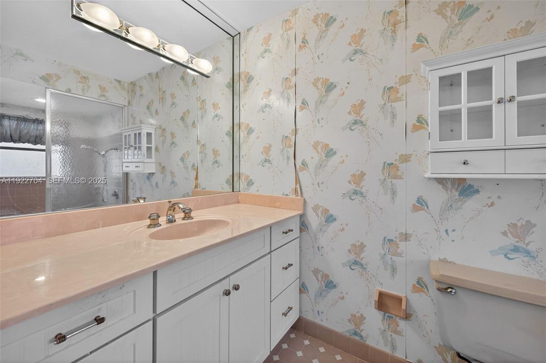 For Sale: $775,000 (4 beds, 2 baths, 1896 Square Feet)