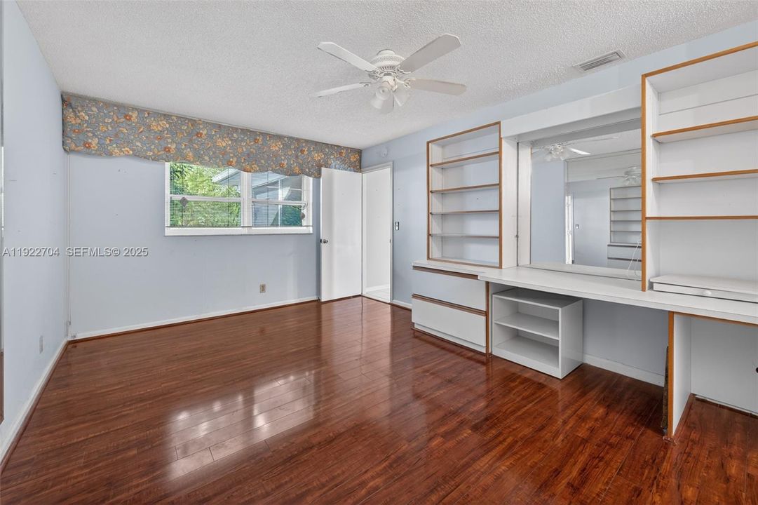 For Sale: $775,000 (4 beds, 2 baths, 1896 Square Feet)