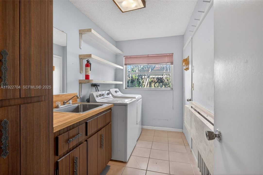 For Sale: $775,000 (4 beds, 2 baths, 1896 Square Feet)