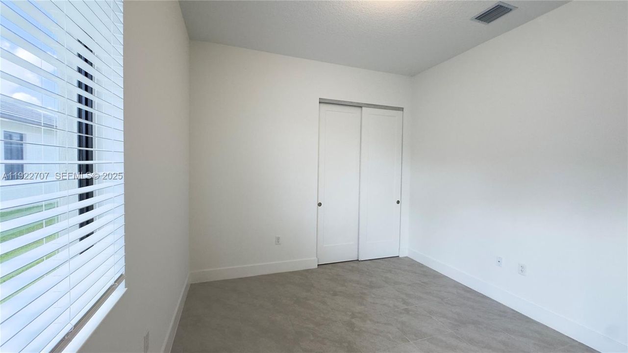 For Rent: $2,500 (3 beds, 2 baths, 2028 Square Feet)