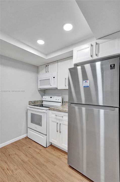 For Sale: $239,000 (2 beds, 2 baths, 782 Square Feet)