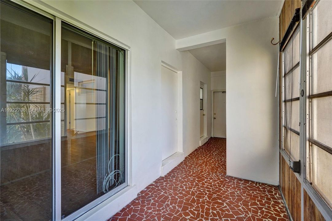 For Sale: $239,000 (2 beds, 2 baths, 782 Square Feet)