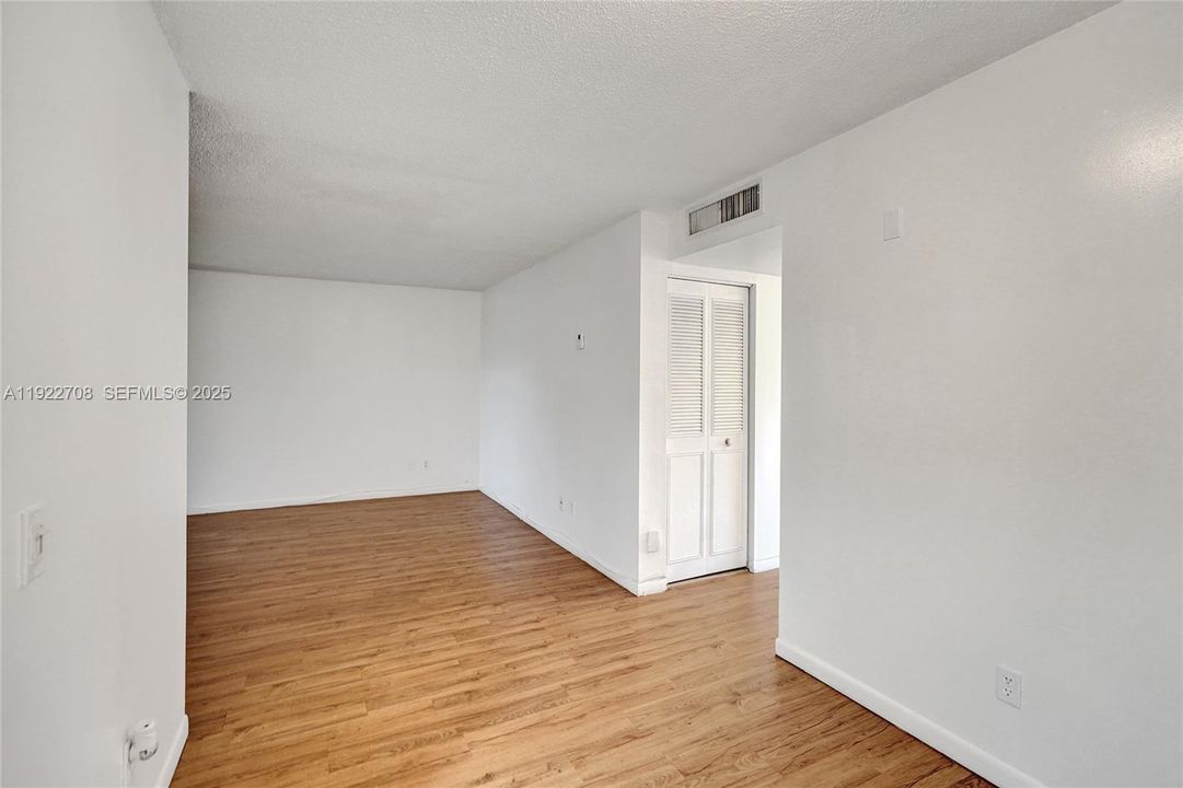 For Sale: $239,000 (2 beds, 2 baths, 782 Square Feet)