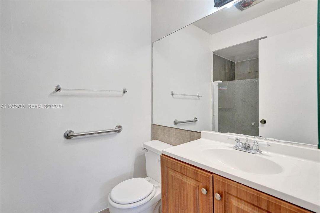 For Sale: $239,000 (2 beds, 2 baths, 782 Square Feet)