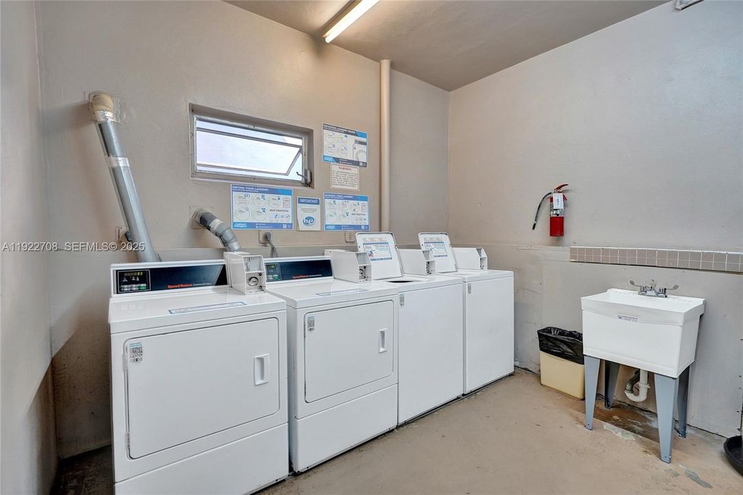 For Sale: $239,000 (2 beds, 2 baths, 782 Square Feet)