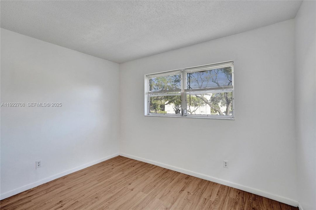 For Sale: $239,000 (2 beds, 2 baths, 782 Square Feet)
