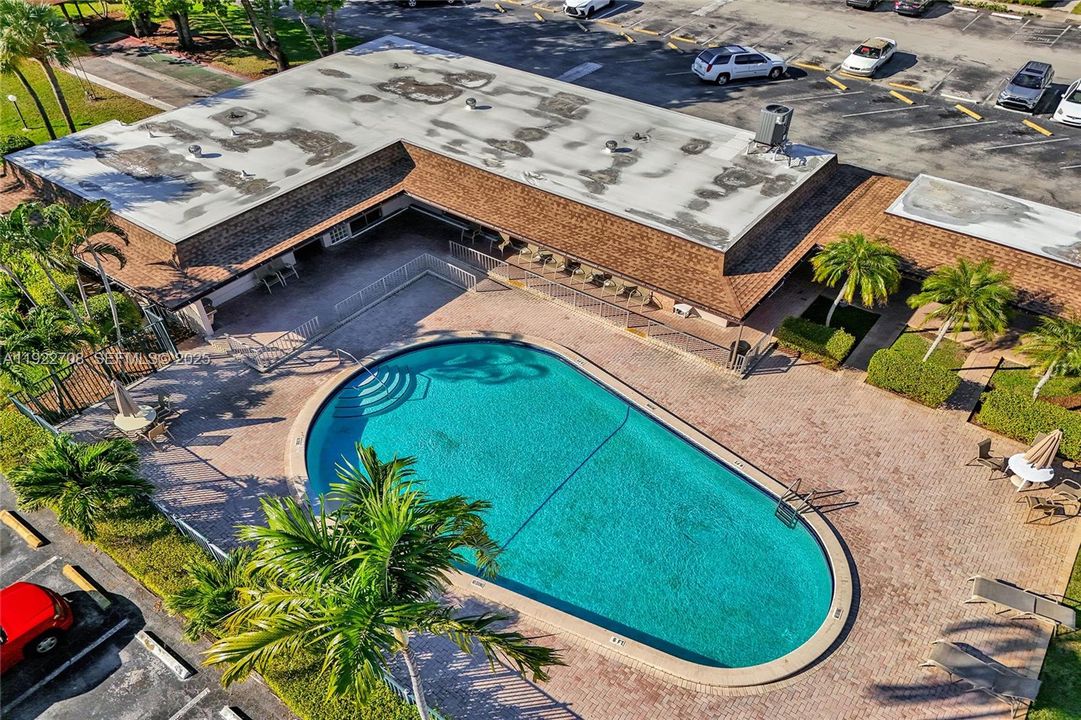 For Sale: $239,000 (2 beds, 2 baths, 782 Square Feet)