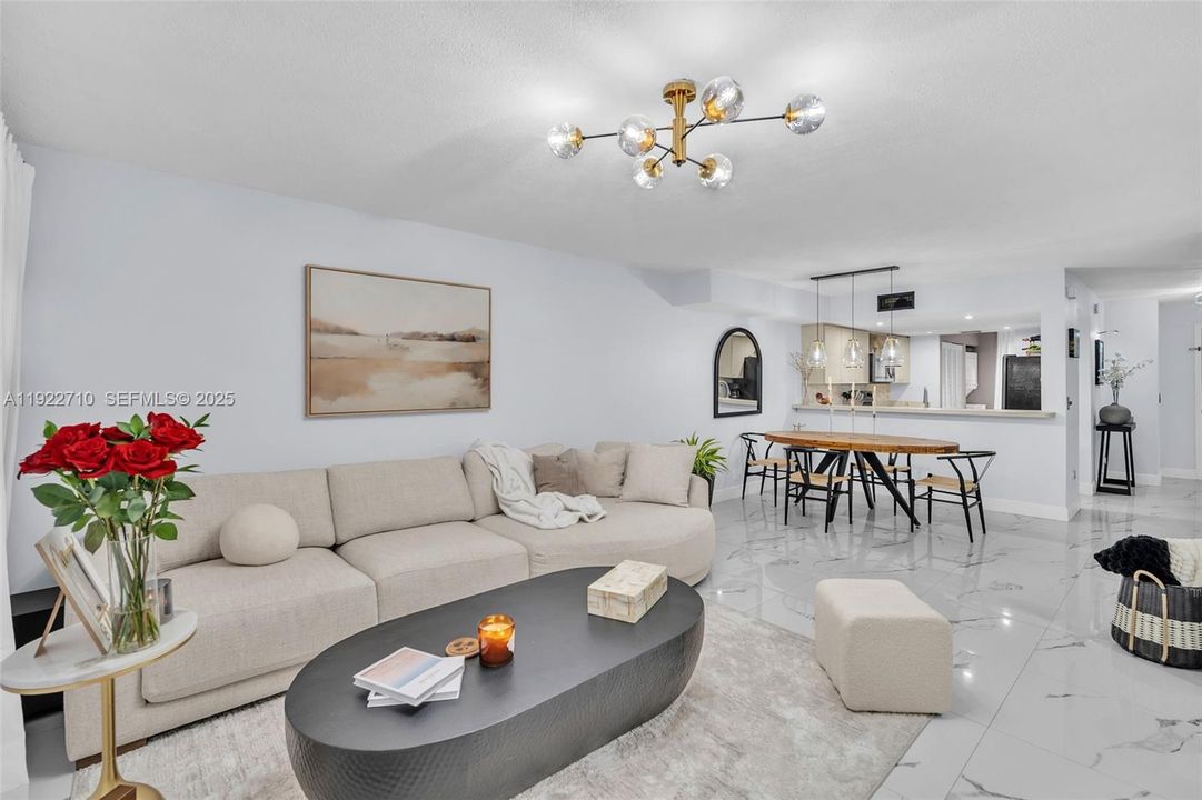 For Sale: $345,000 (2 beds, 1 baths, 1328 Square Feet)