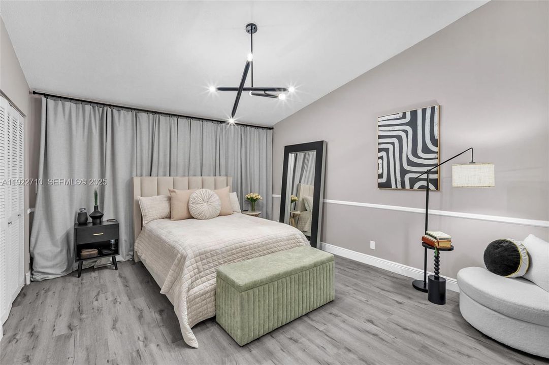 For Sale: $345,000 (2 beds, 1 baths, 1328 Square Feet)