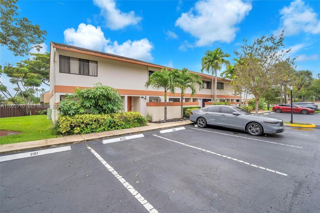 For Sale: $345,000 (2 beds, 1 baths, 1328 Square Feet)