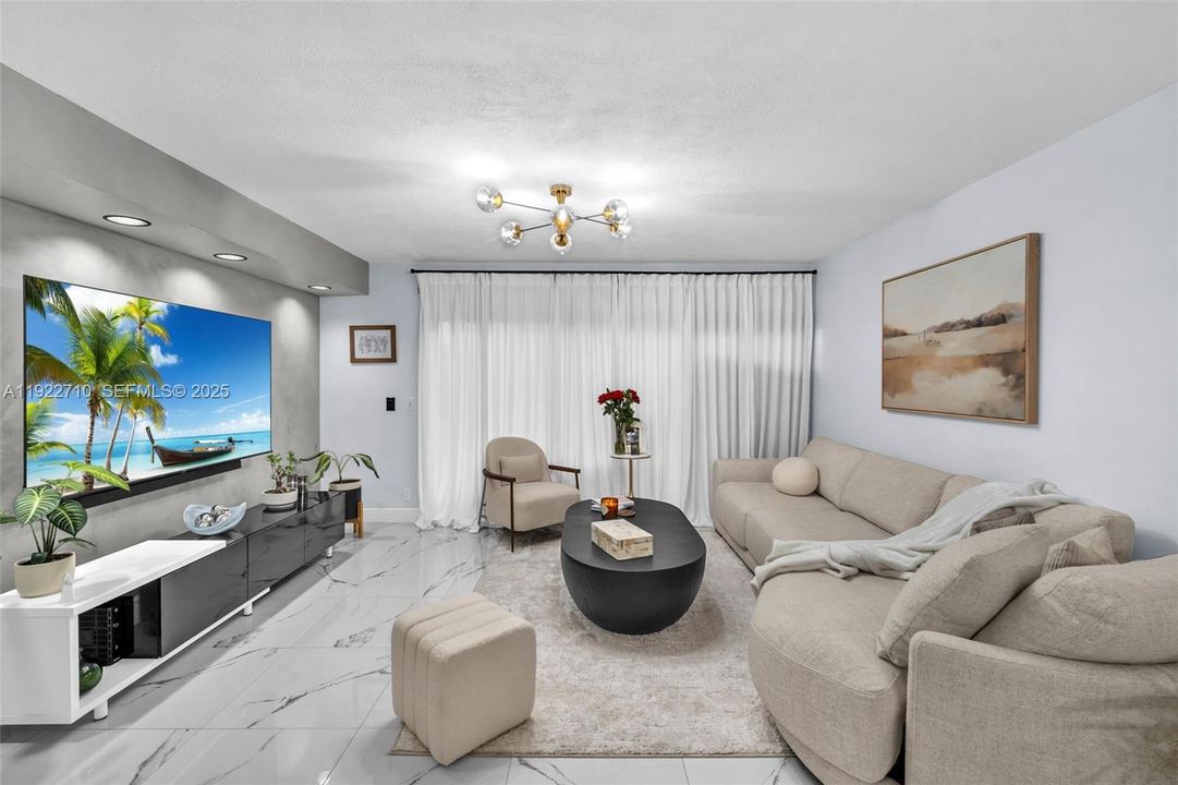 For Sale: $345,000 (2 beds, 1 baths, 1328 Square Feet)