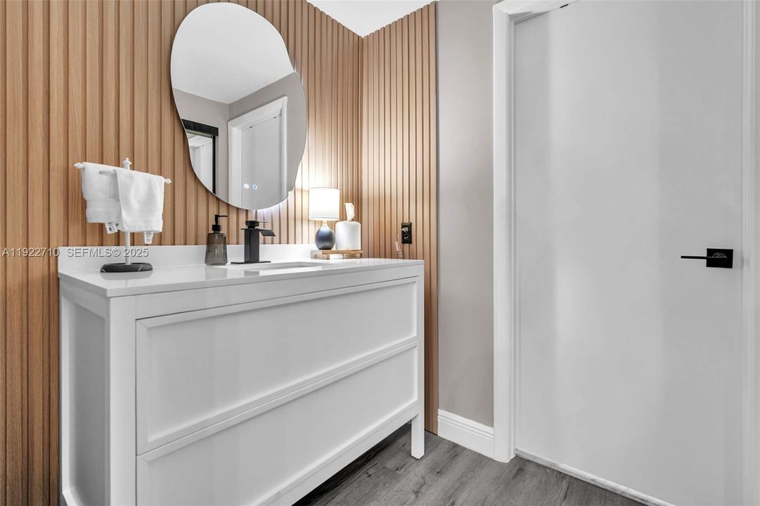 For Sale: $345,000 (2 beds, 1 baths, 1328 Square Feet)