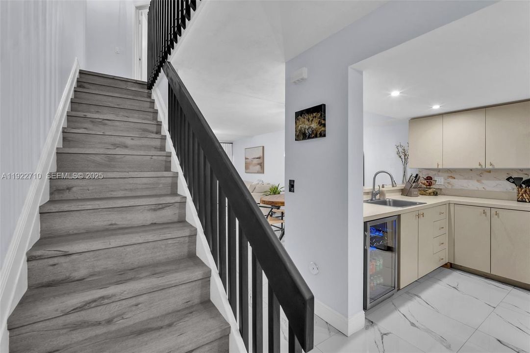 For Sale: $345,000 (2 beds, 1 baths, 1328 Square Feet)